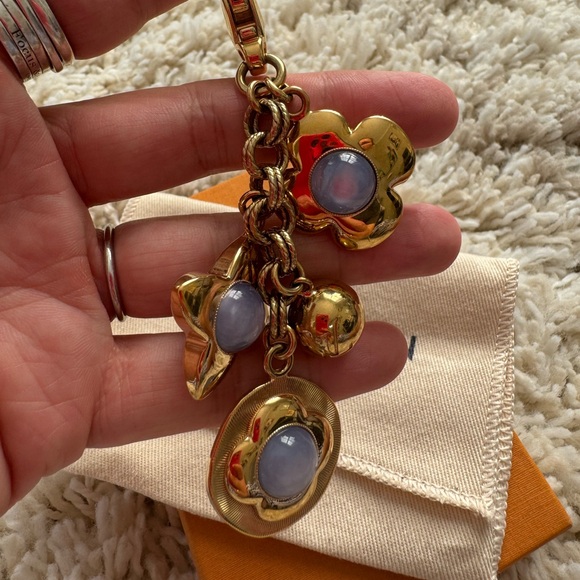 🔥LIKE NEW Louis Vuitton FULL INCLUSION key chain charm - Picture 13 of 13